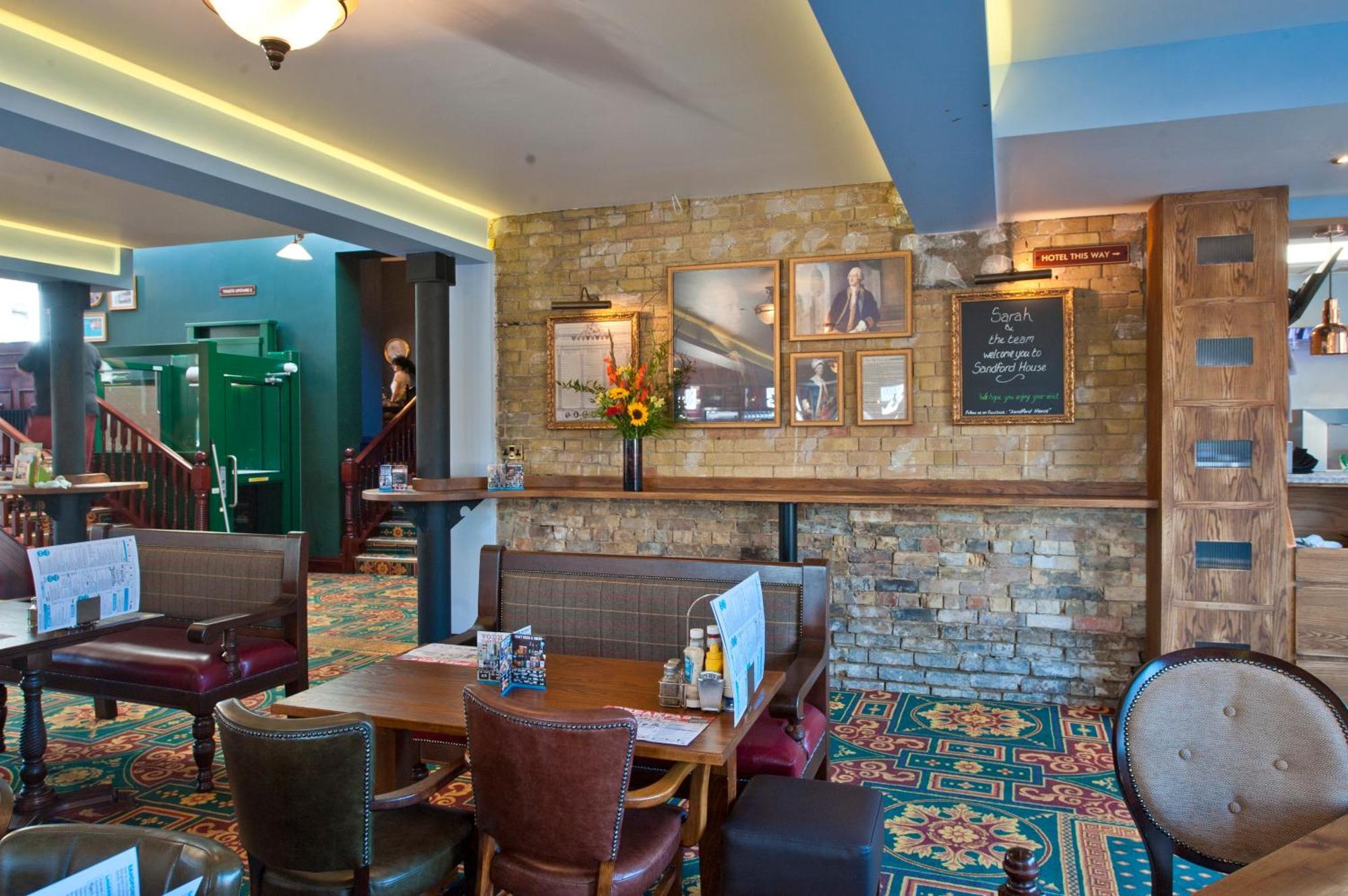 Sandford House Hotel Wetherspoon Хантингдон Экстерьер фото