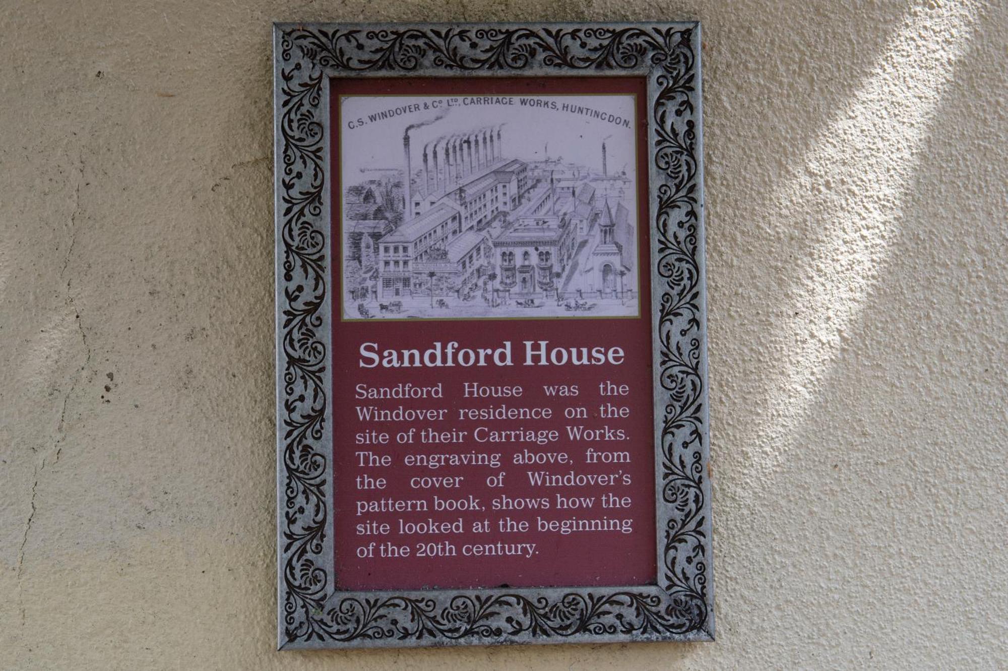 Sandford House Hotel Wetherspoon Хантингдон Экстерьер фото