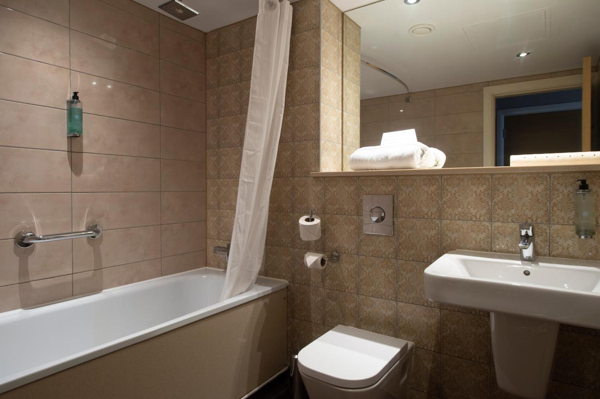 Sandford House Hotel Wetherspoon Хантингдон Экстерьер фото