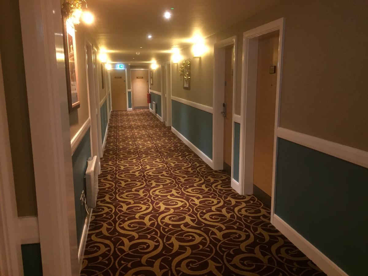 Sandford House Hotel Wetherspoon Хантингдон Экстерьер фото